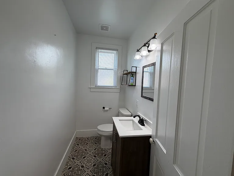 2515 Jackson St — Photo 4