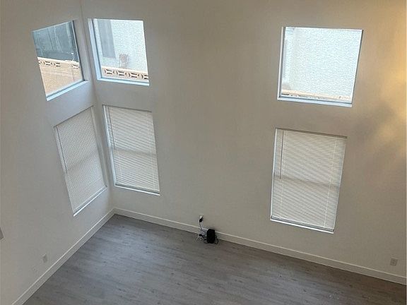 4th image of 8364 Shore Breeze Dr