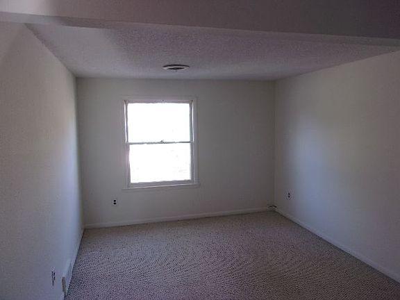 2nd image of 507 W Lincoln Ave