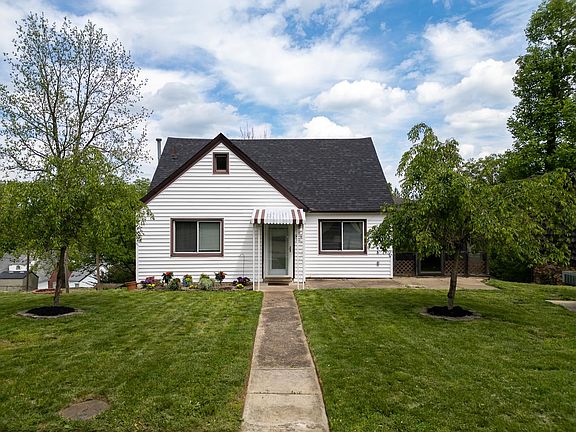 2nd image of 226 N Queens Ct