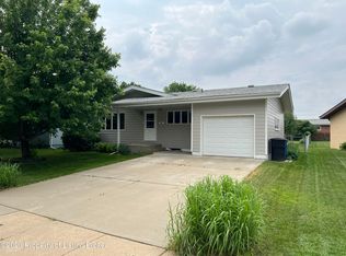 1055 Foster Dr, Dickinson, ND 58601