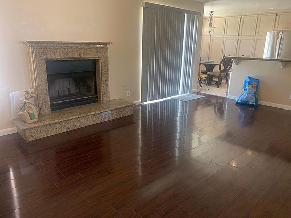 4th image of 4102 La Jolla Dr