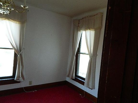 4th image of 100 E Broadway St