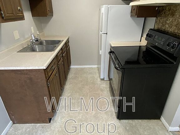 5th image of 904 Sloan St #A
