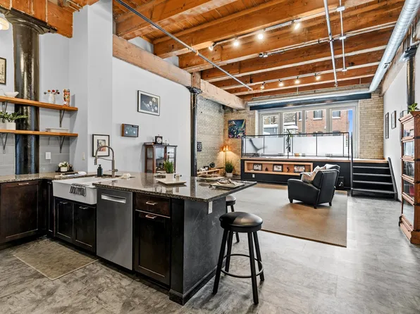 406 Wacouta St Unit 216, Saint Paul, MN 55101