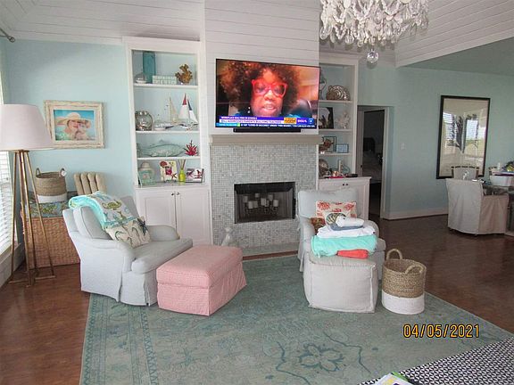 5th image of 713 Sara Way