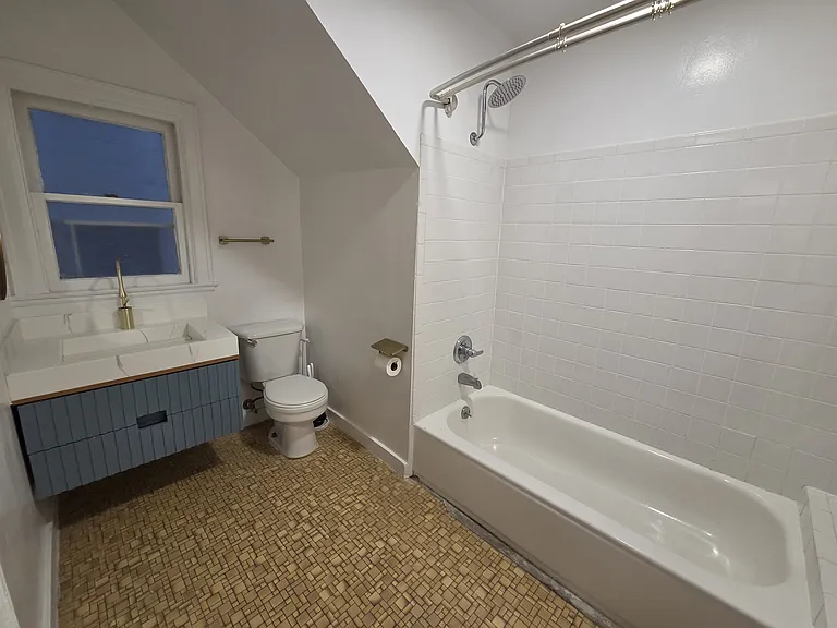 1126 Guerrero St #2 — Photo 3
