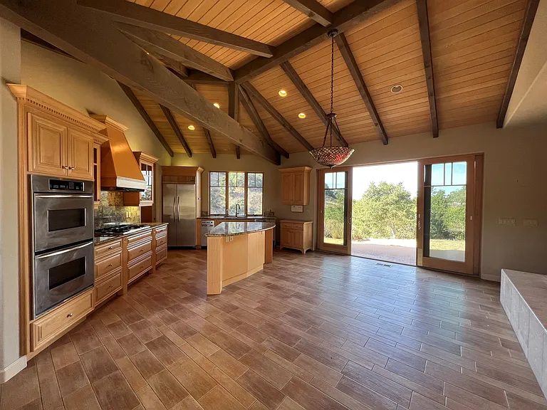 8565 Orcutt Rd — Photo 3