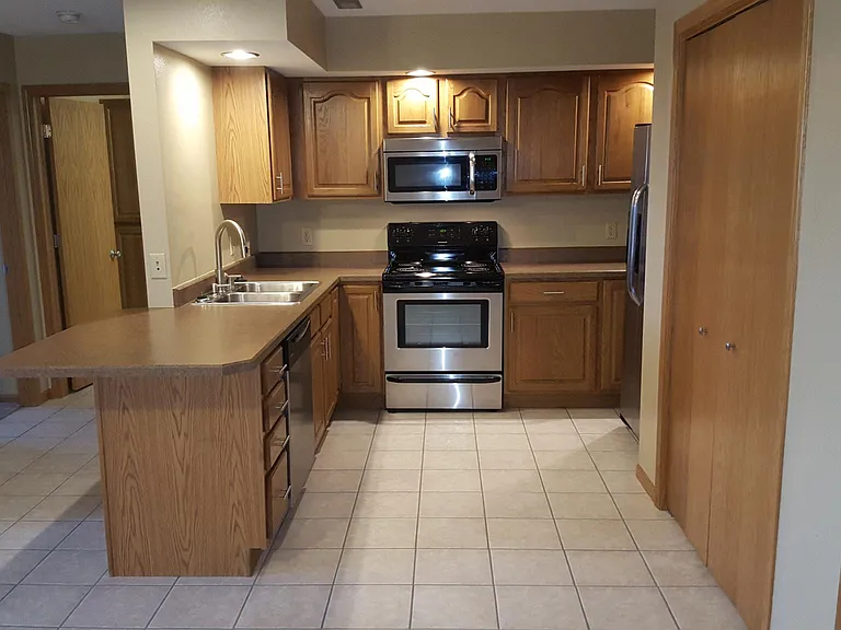 1607 Wingate Dr #6 — Photo 4