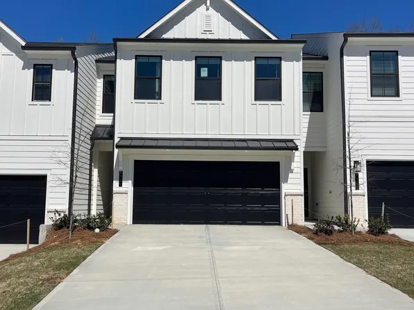 7341 Mulberry Trace Ln, Flowery Branch, GA