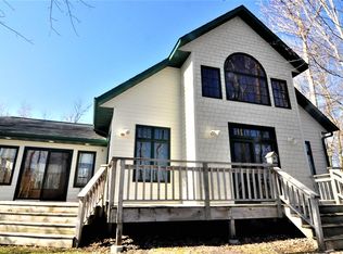 37284 Cedar Ct, Warroad, MN 56763