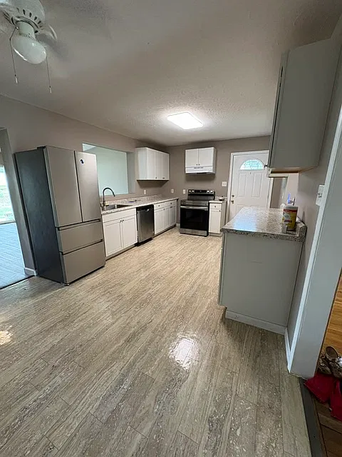 3 bed, 2000 sqft, $2,400 — Photo 4