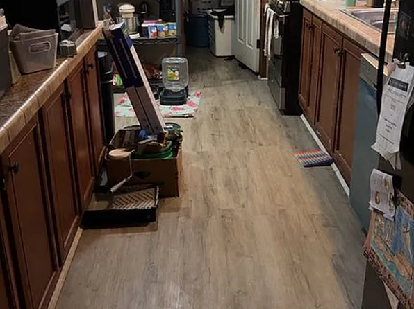 504 Turtle Bay Dr, Syracuse, IN 46567