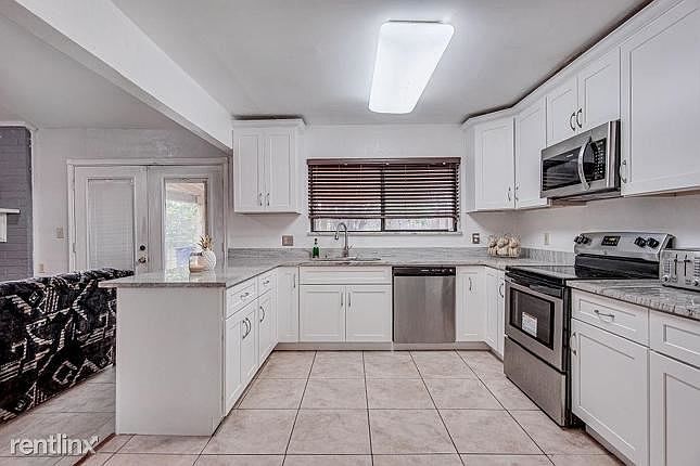 1st image of 621R Brian Dr