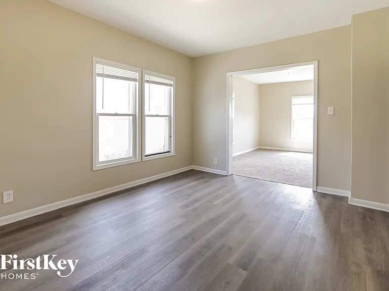 671 S Lake St — Photo 3