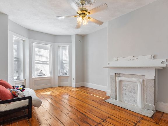 4th image of 94 Mount Pleasant Ave #2