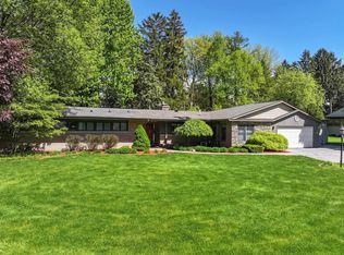 1510 Delta Dr, Saginaw, MI 48638