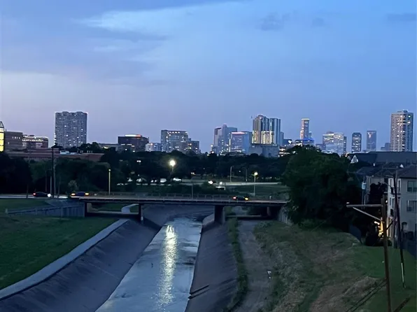 7016 Staffordshire Blvd #F, Houston, TX 77030