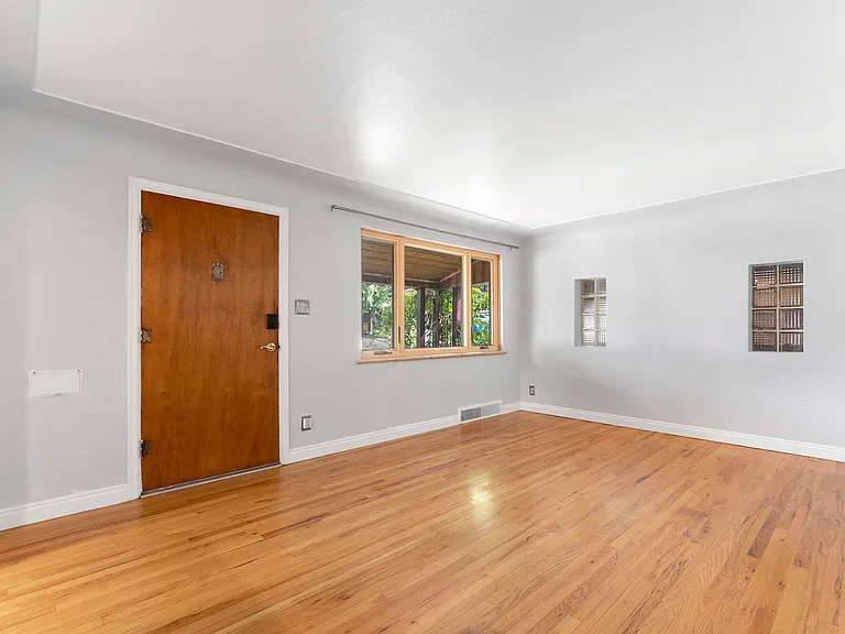 4301 Marshall St — Photo 7