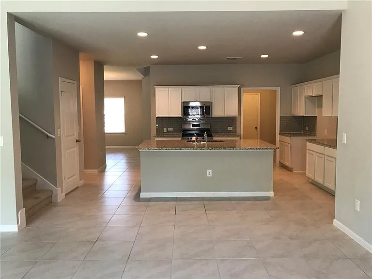 2205 Bettylou Ln — Photo 7