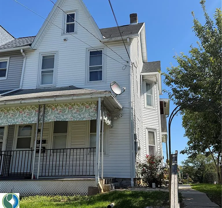 112 N Whitfield St #2