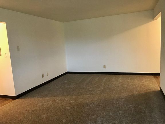 3rd image of 93 W Maple St Unit 1