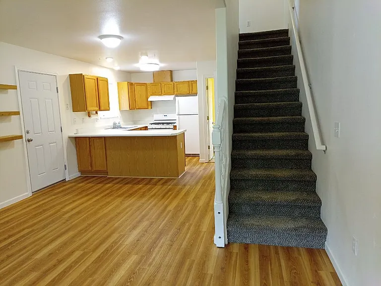 1501 W Vaunda Ave — Photo 4