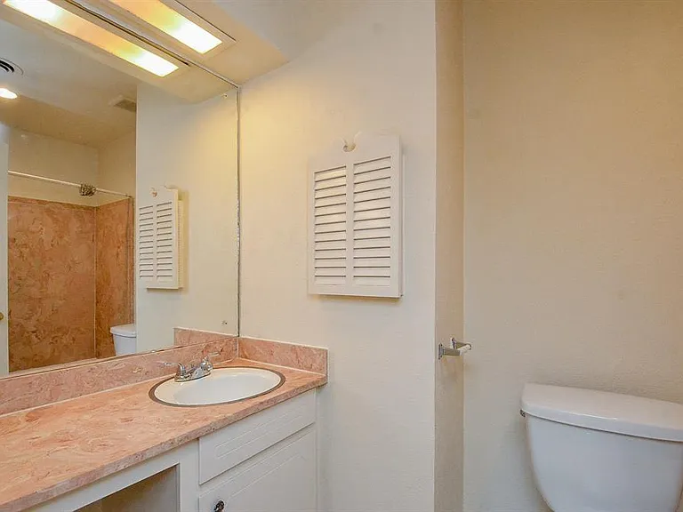 1211 Miramar St #1 — Photo 17