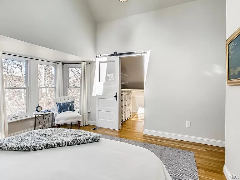 774 N Lafayette St — Photo 16