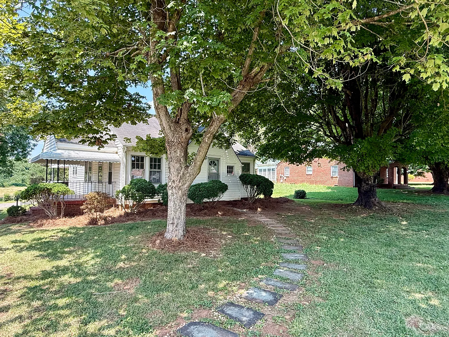 2 bed, 1112 sqft, $1,750 — Photo 1