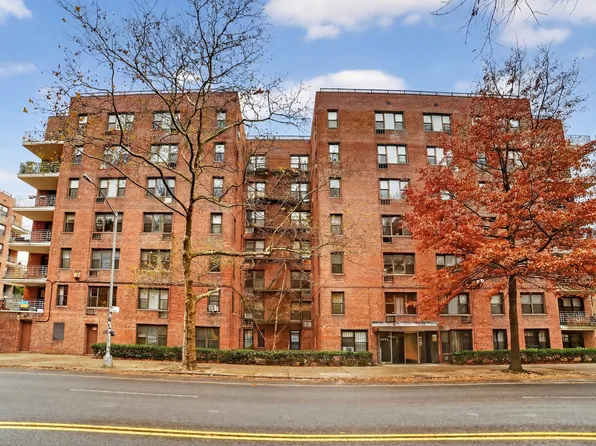 6495 Broadway image 4 of 32