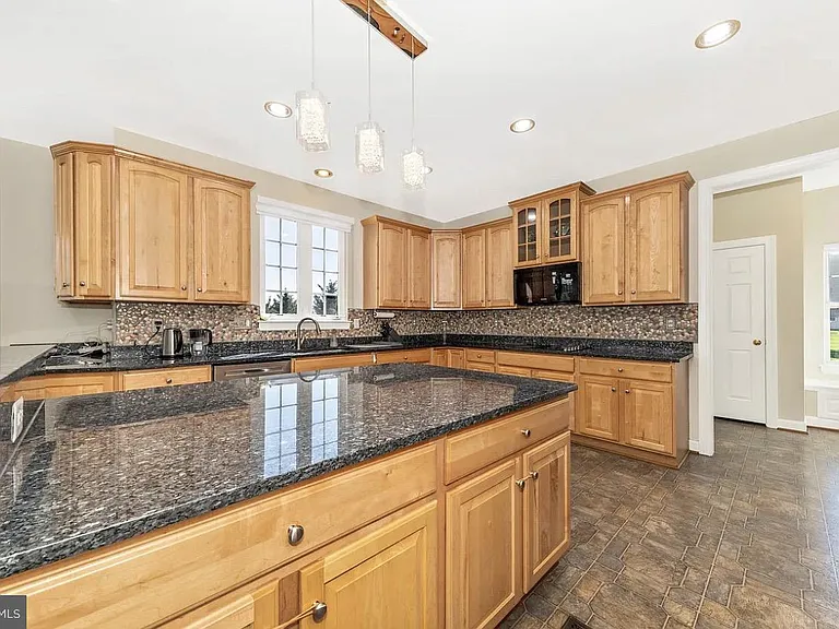 17010 Bivens Ln — Photo 9