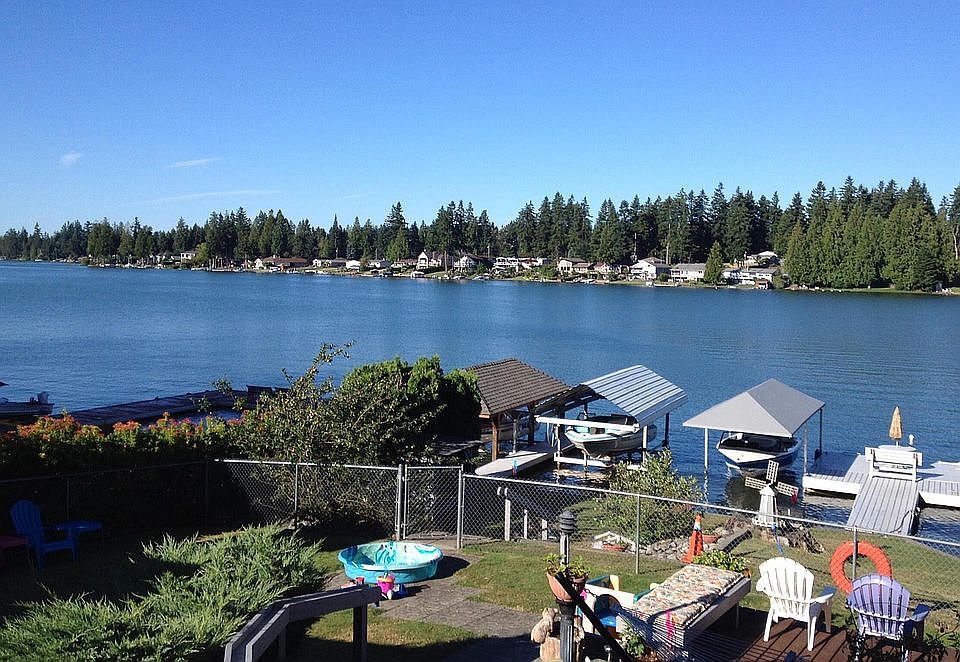 2nd image of 4823 N Island Dr E