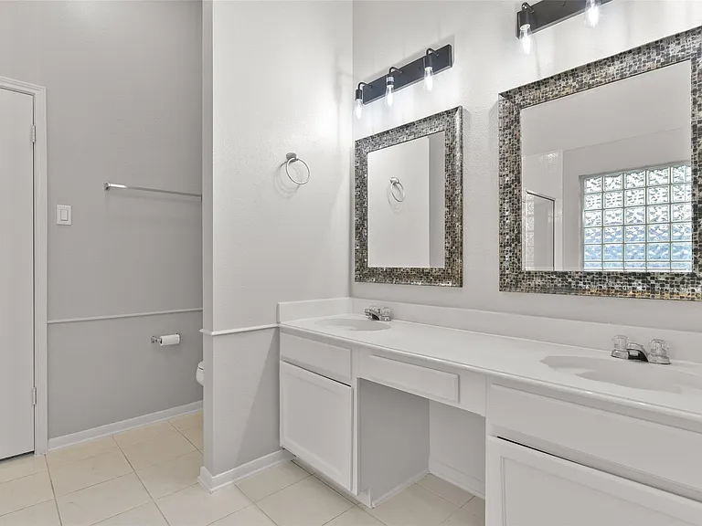 16010 Cedar Gully Dr — Photo 17