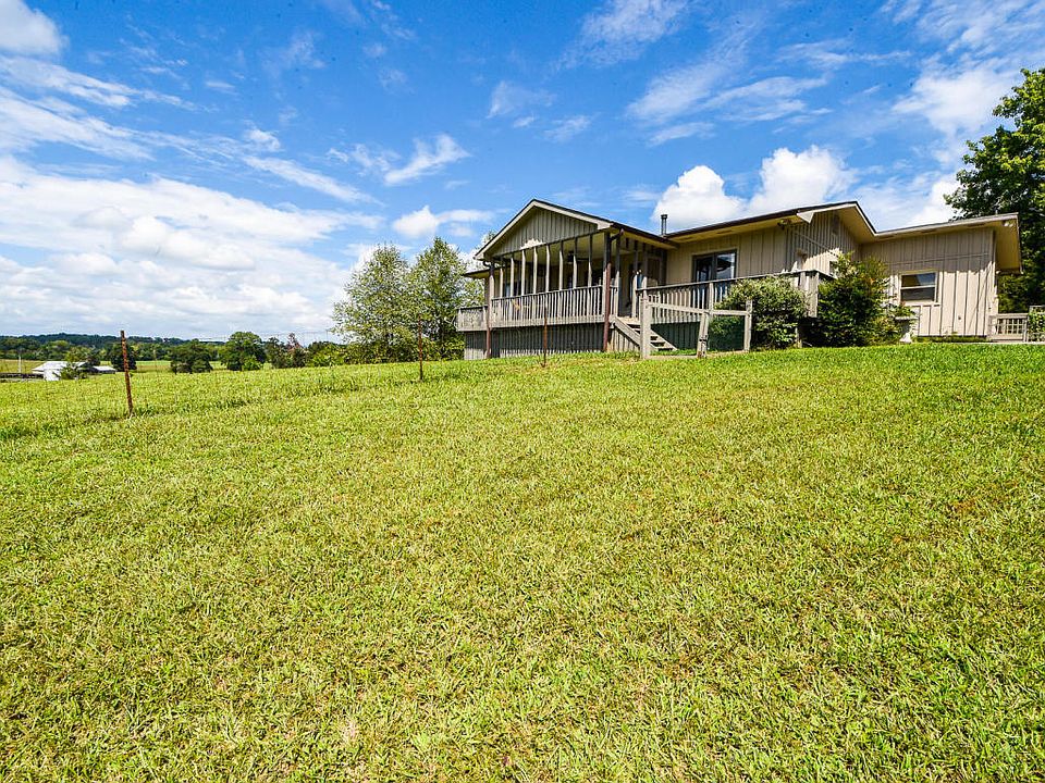 1st image of 837 Country Ln
