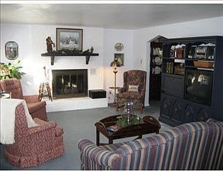 2nd image of 1009 Valley Dr