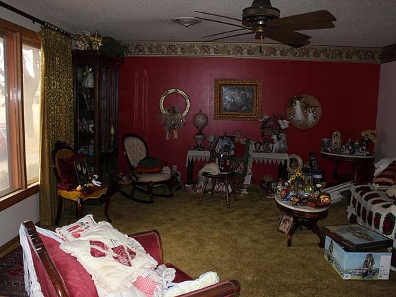 5th image of 624 N Gaines Ave
