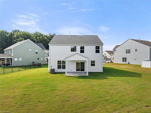 3rd image of 717 Brooklet Ct