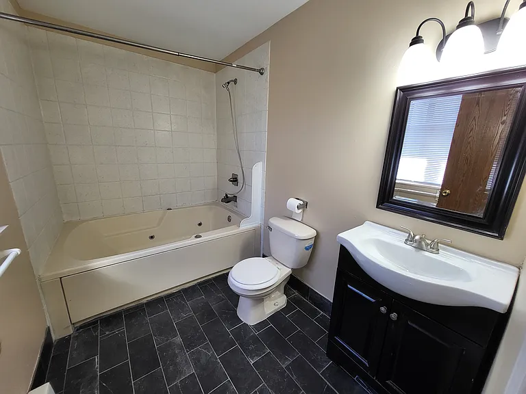 402 Tudor Ct — Photo 20