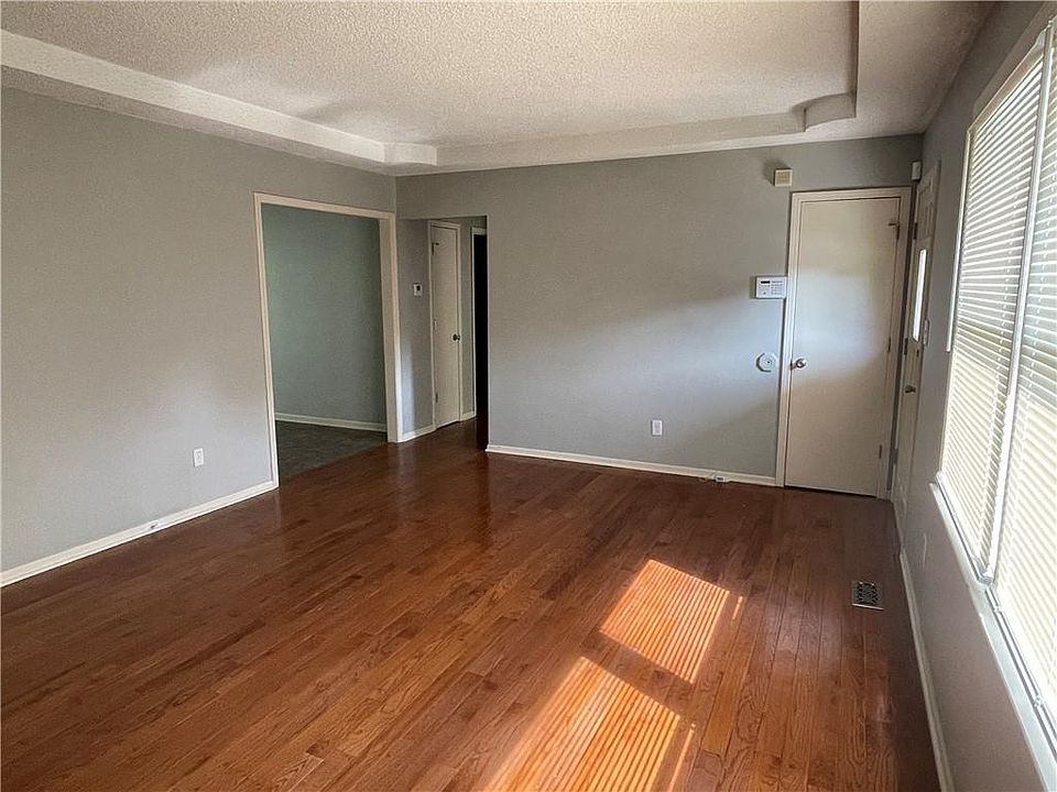 704 Cosby St, Liberty, MO 64068 Zillow