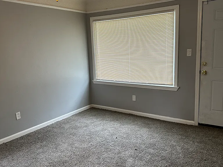 11715 Stahelin Ave — Photo 4