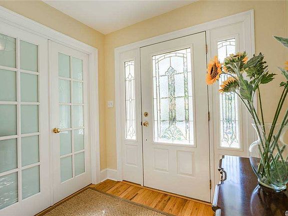 3rd image of 235 Bellerose Ave