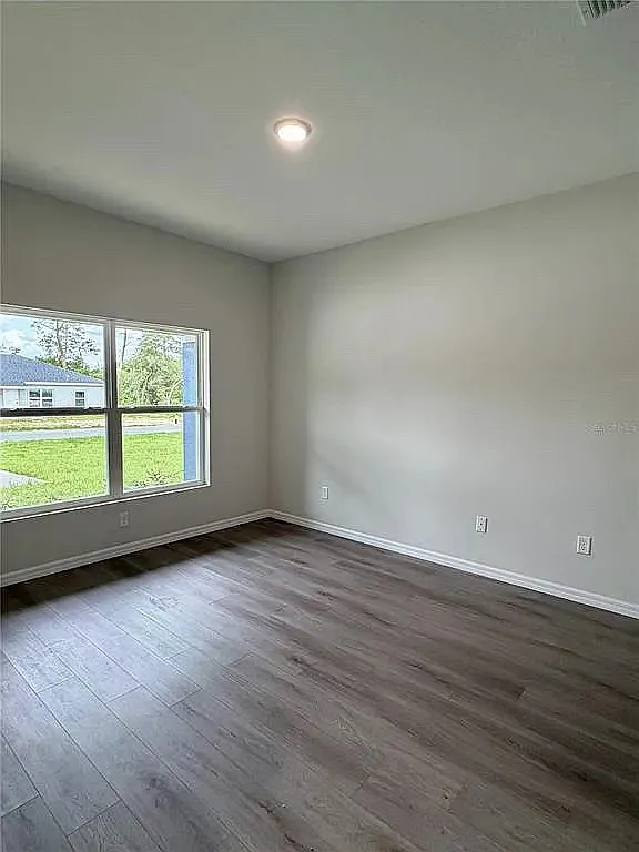 6 bed, 2626 sqft, $1,800 — Photo 4