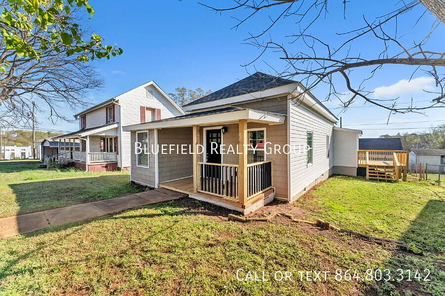 Cozy 2 Bedroom, 1 Bath Retreat with Large Deck & Private Fenced Yard! $1,550/mo rent — Photo 3