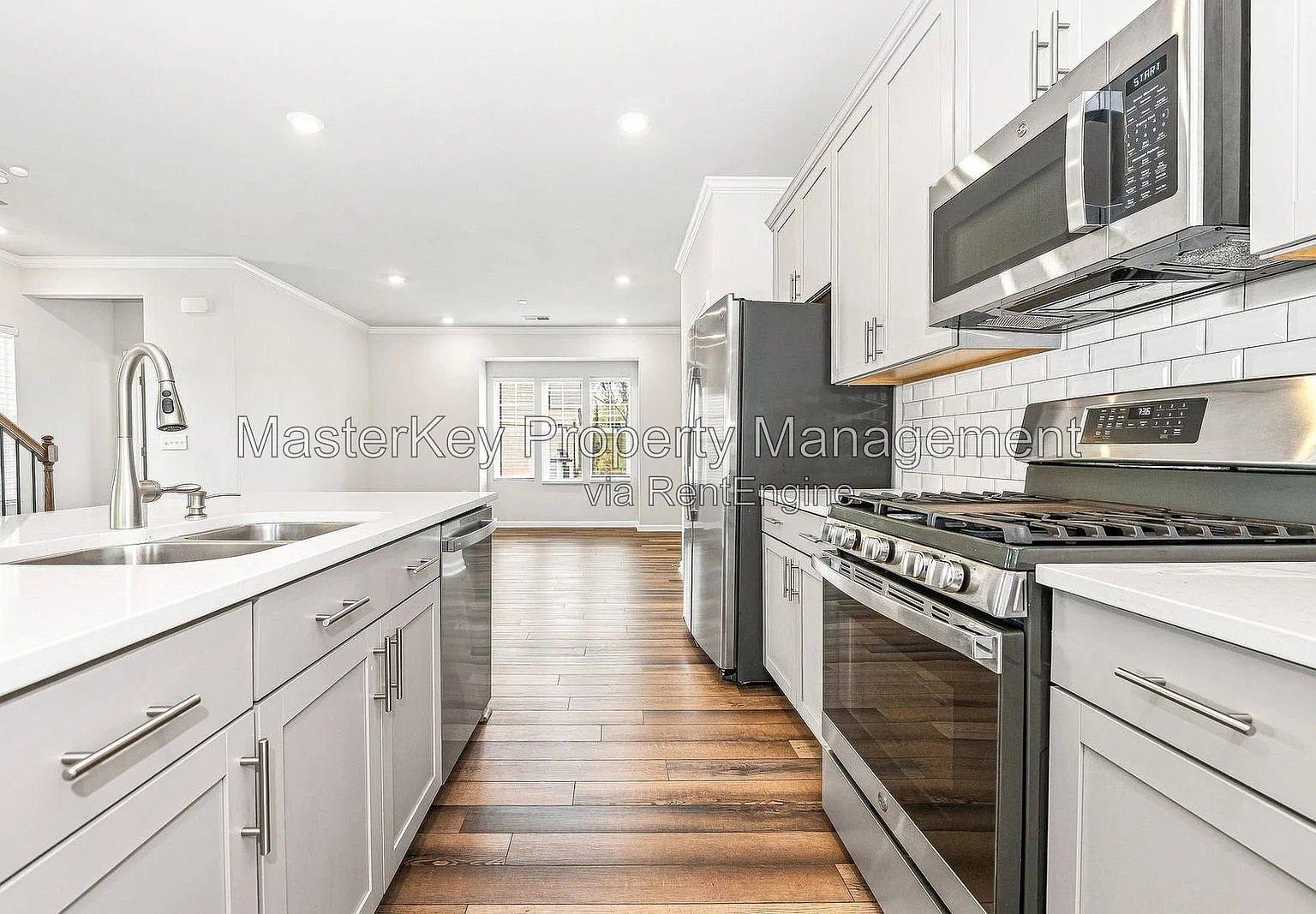 4 bed, 3.5 bath, 2395 sqft, $2,295 — Photo 4