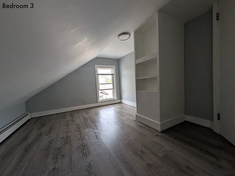 526 Plainfield St — Photo 10