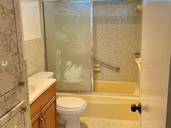 5th image of 3000 Marcos Dr APT P303