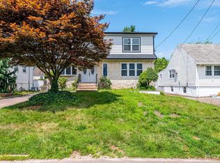 110 Bond St, Iselin, NJ 08830