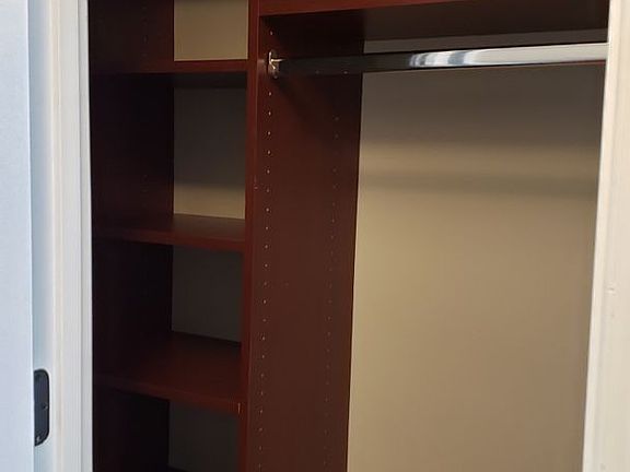4th image of 906 S Washington St APT 103