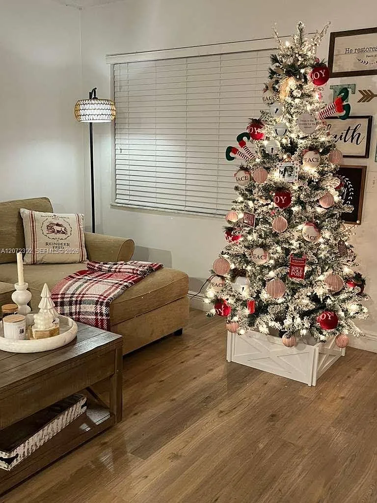 Bella Grand Condo — Photo 2